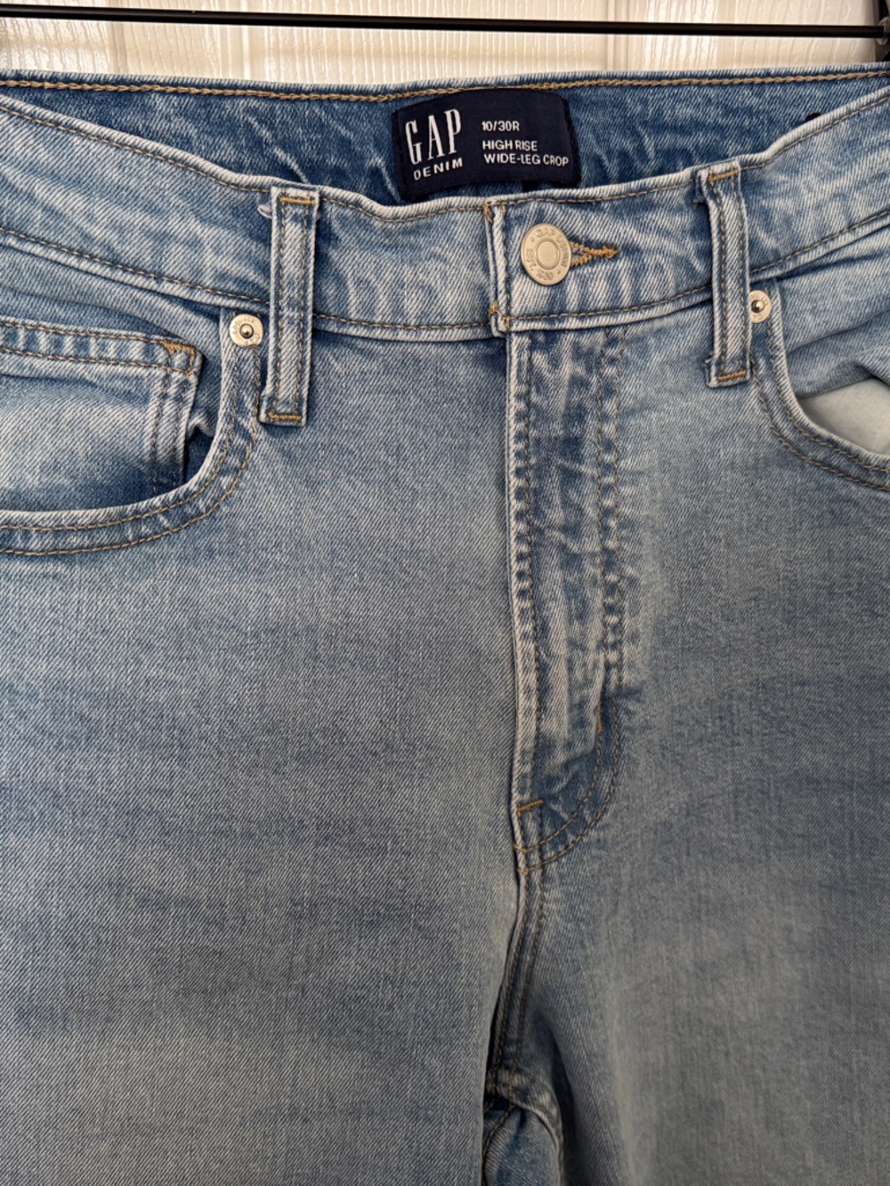 GAP Light Blue Wide-Leg Cropped Jeans with Frayed Hem